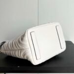 Gucci Betty Small Tote Bag White Matelasse 18Cm ‎847386 AAFA1 9050 - Image 5