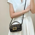 Fendi Baguette Phone Pouch Bag Brown 19Cm 7AS142AP9LF19TA - Image 6