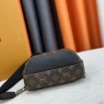 Louis Vuitton Avenue Slingbag Monogram Brown 31Cm M45897 - Image 5