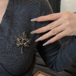 Chanel CC Leaf Brooch Black Gold - Image 7