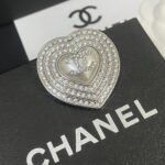 Chanel CC Heart Brooch Silver With Pearl Heart - Image 5