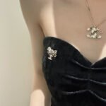 Chanel CC Bowtie Brooch Gold - Image 6