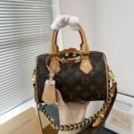 Louis Vuitton Speedy Bandoulière Monogram Beige 19cm - Image 3