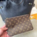 Louis Vuitton Neverfull MM Epi Leather Black 32cm M11930 - Image 7