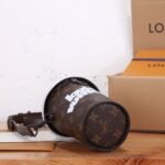 Louis Vuitton Coffee Cup Monogram Brown 20cm - Image 4