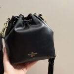 Valentino Garavani Loco Bucket Bag Black 18Cm - Image 7