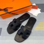 Hermes Oran Slide Sandals Black - Image 2